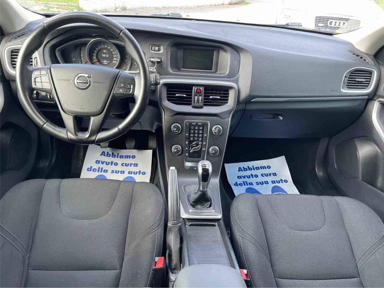 VOLVO V40 - D2 INSCRIPTION