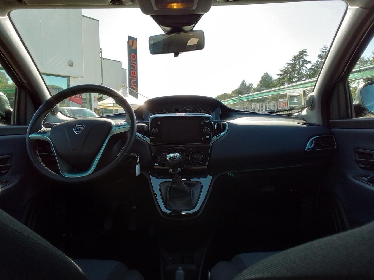 Lancia Ypsilon 1.0 FireFly 5 porte S&S Hybrid Platino