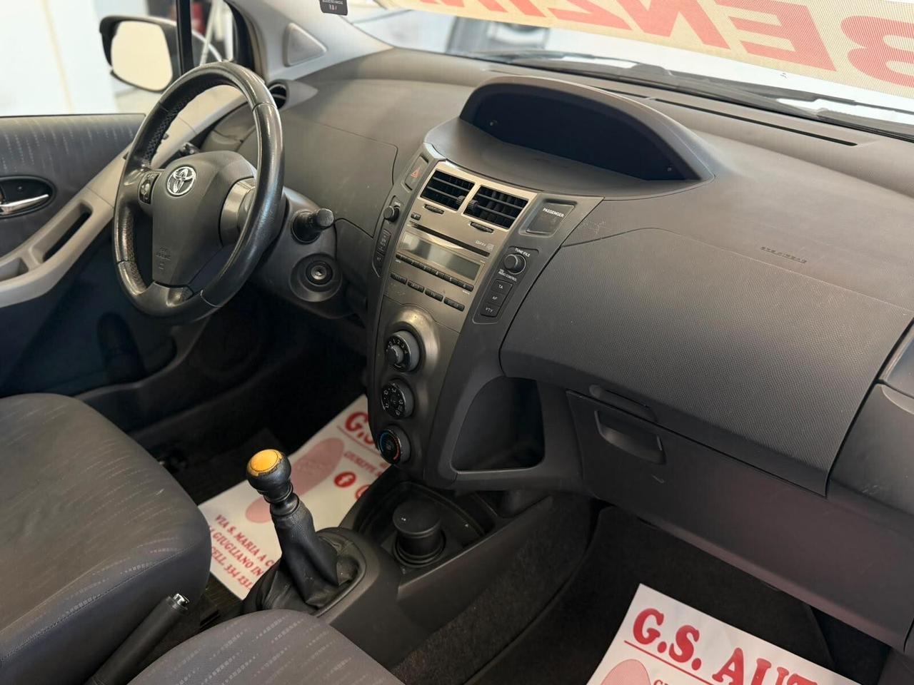 Toyota Yaris 1.3 5 porte benzina 2010