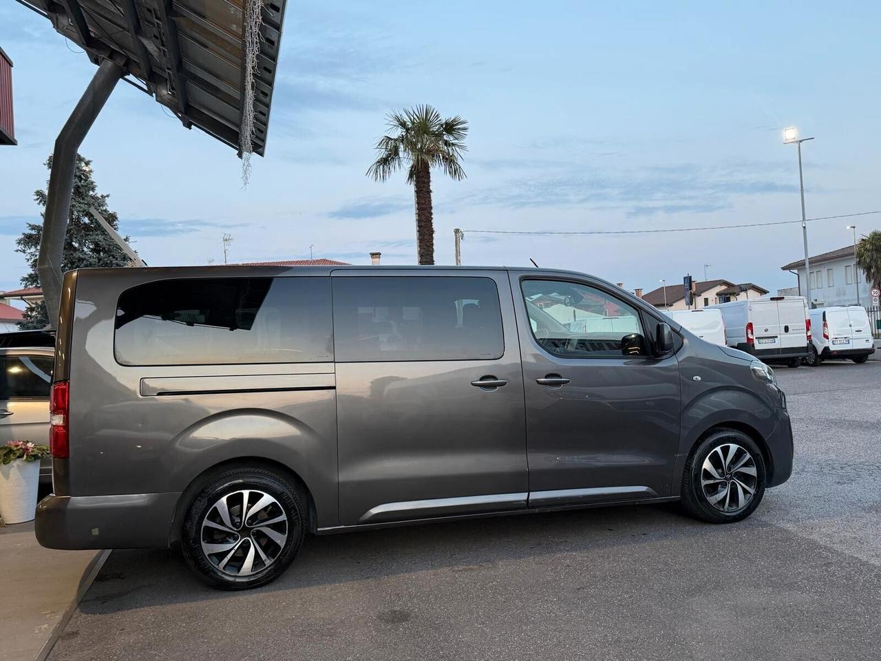 Citroen Spacetourer Jumpy 2.0 Blue-HDi Business XL 9 POSTI full optional