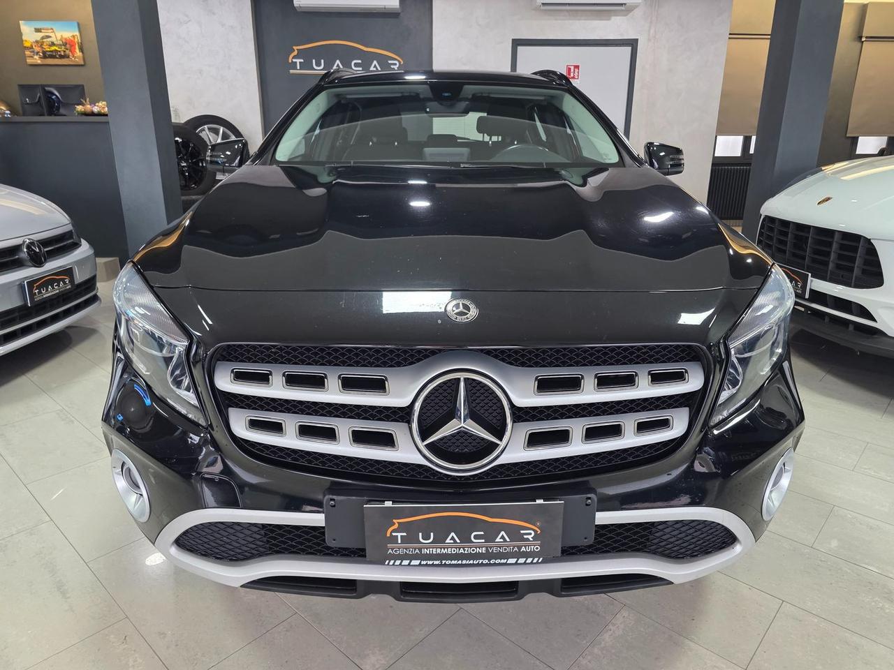 Mercedes-Benz GLA 200 Premium GLA 200 D #8484