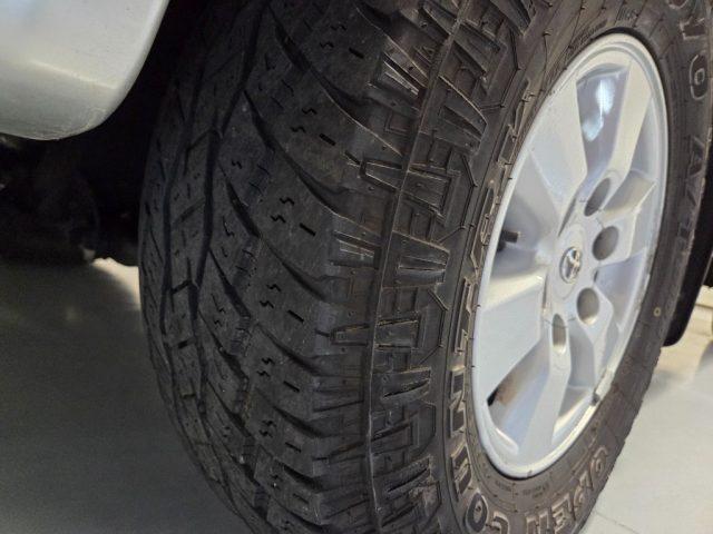 TOYOTA Hilux 2.5 D-4D 4WD Extra Cab UNICOPROPIETARIO