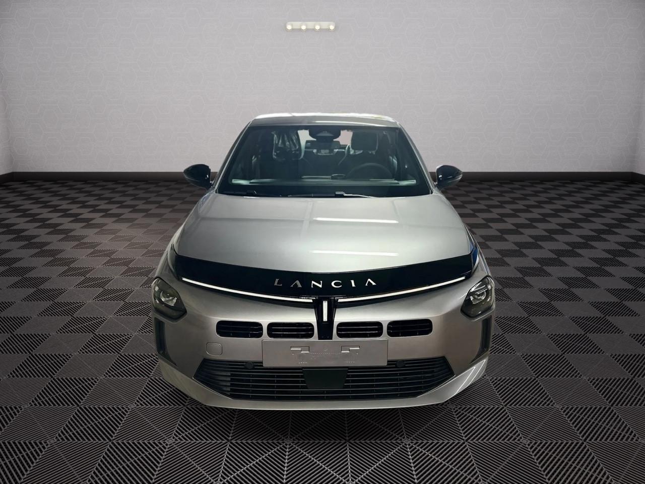 Lancia Ypsilon Hybrid e-DCT