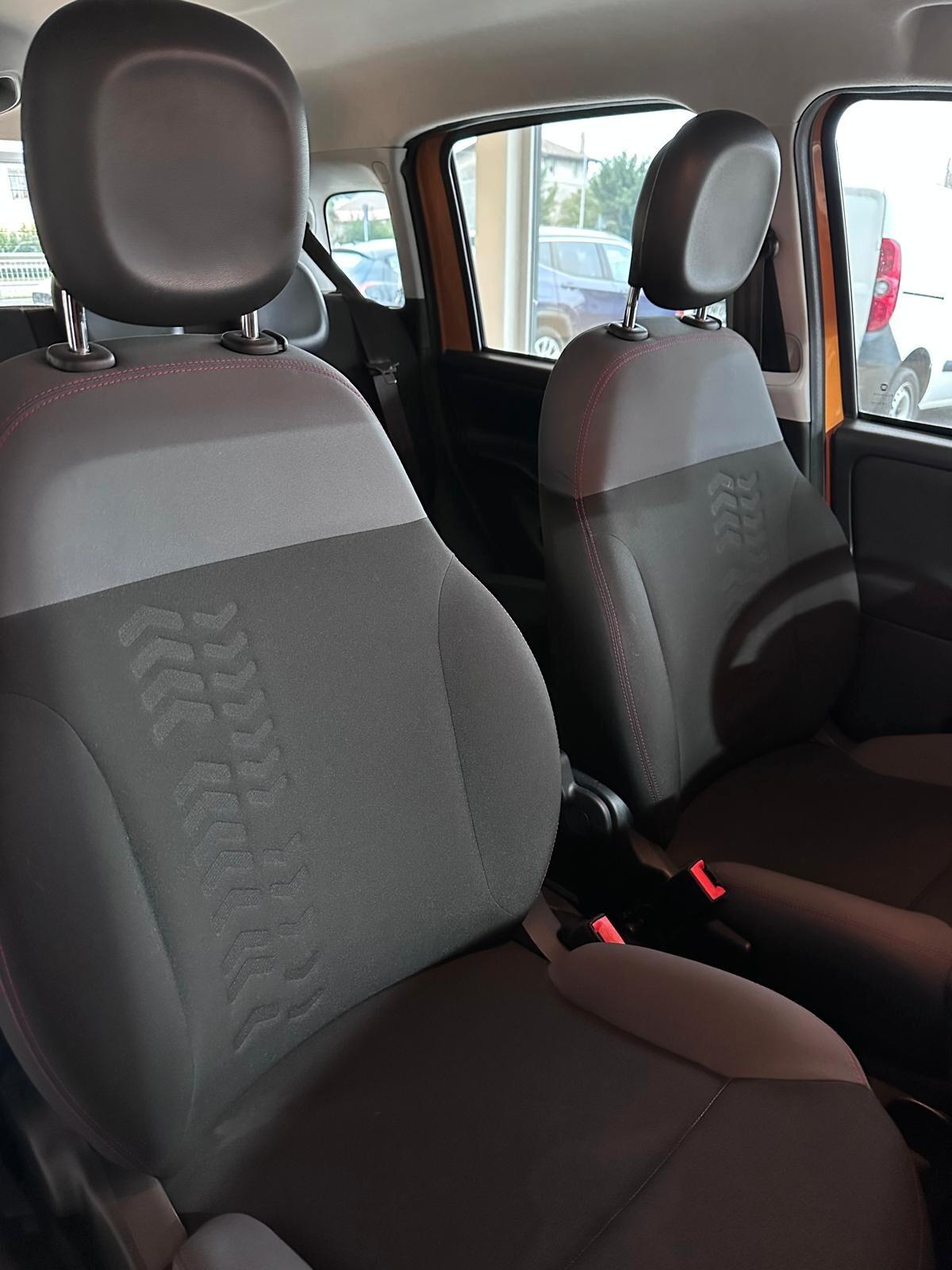 FIAT PANDA 1.2 CONNECTED BY WIND 69CV SEDILE GUIDA REGOLABILE IN ALTEZZA 5 POSTI
