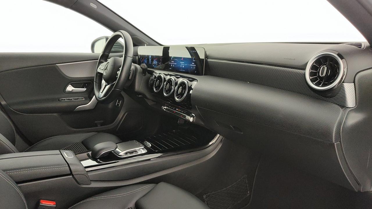 Mercedes-Benz Classe A - V177 2018 - A 200 Sedan Sport auto