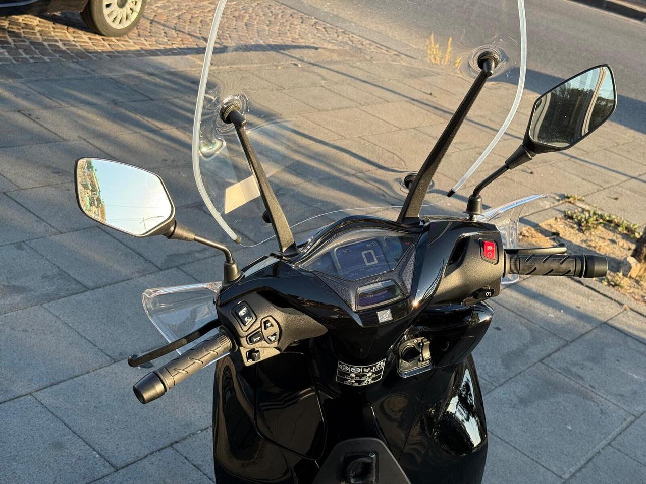 Honda SH 350 2025