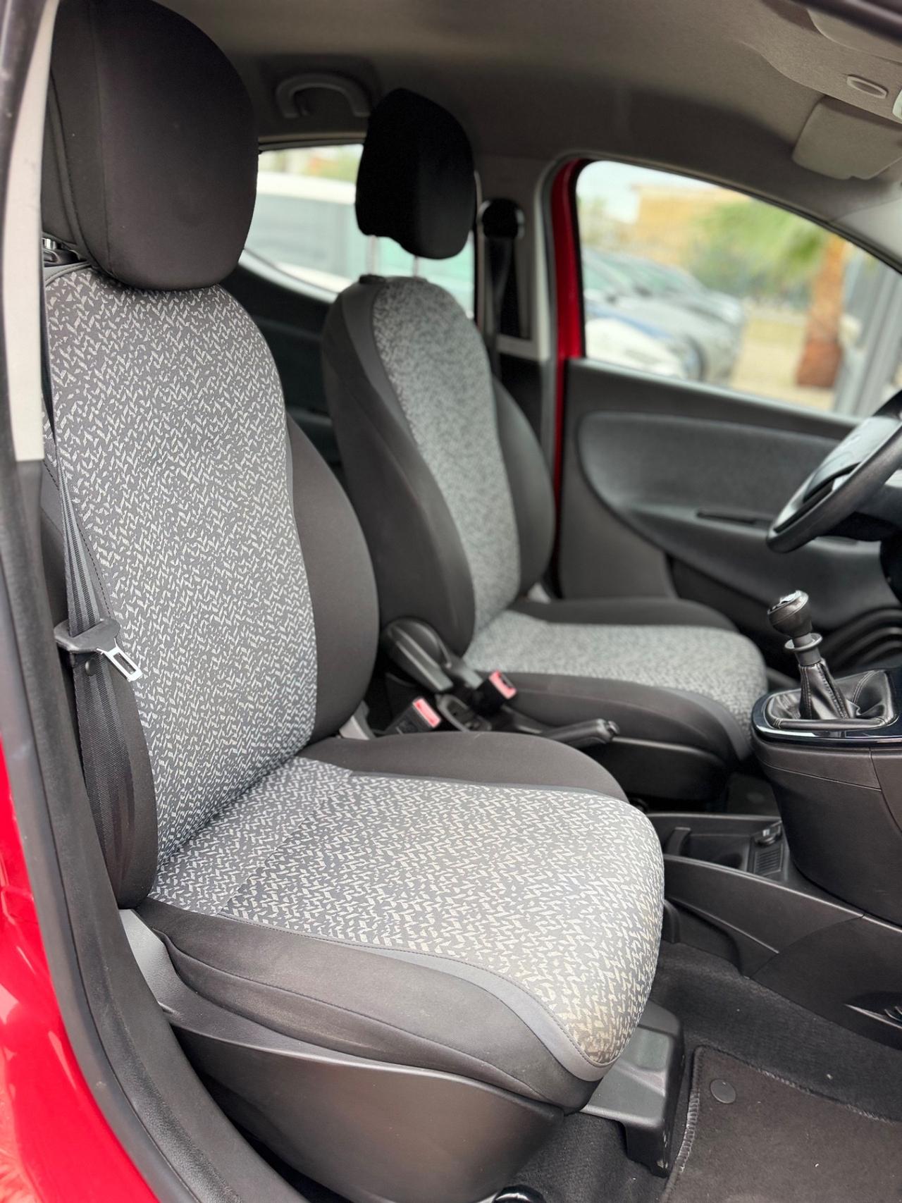 Lancia Ypsilon 1.2 69 CV 5 porte S&S Gold