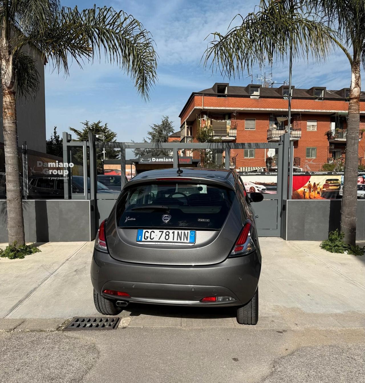 Lancia Ypsilon 1.0 FireFly 5 porte S&S Hybrid Ecochic Gold