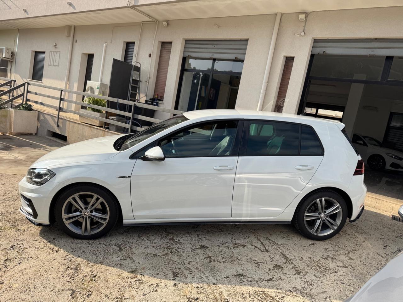 Vw Golf 2.0 TDI - R.LINE - FARI LED - 2019