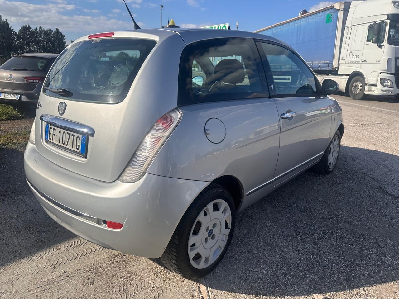 Lancia Ypsilon 1.2 Argento
