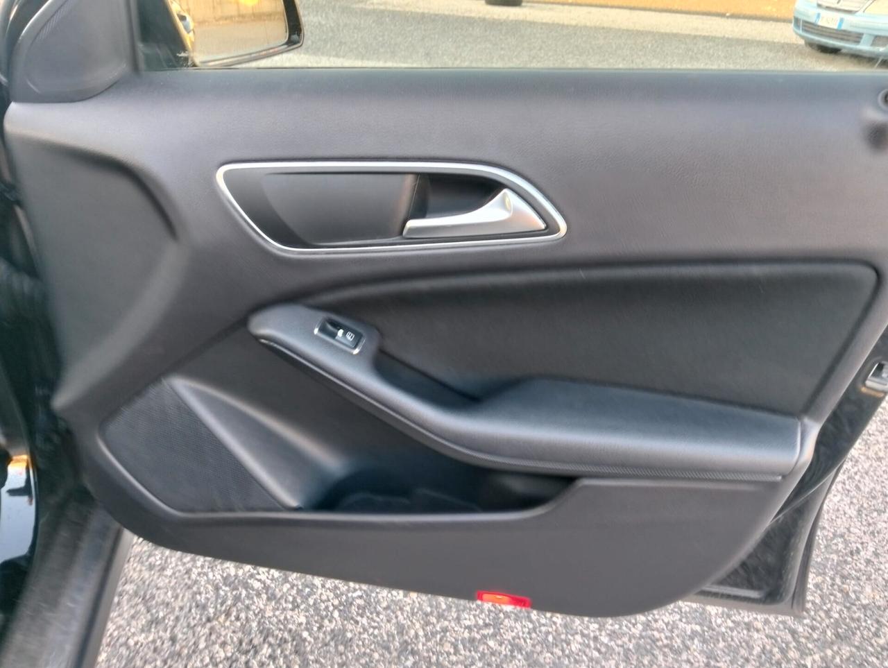 Mercedes-benz GLA 200 d Automatic Premium