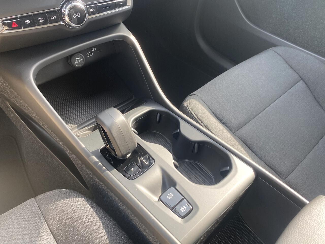 Volvo XC40 B3 (Benzina/Hybrid) Autom. Essential