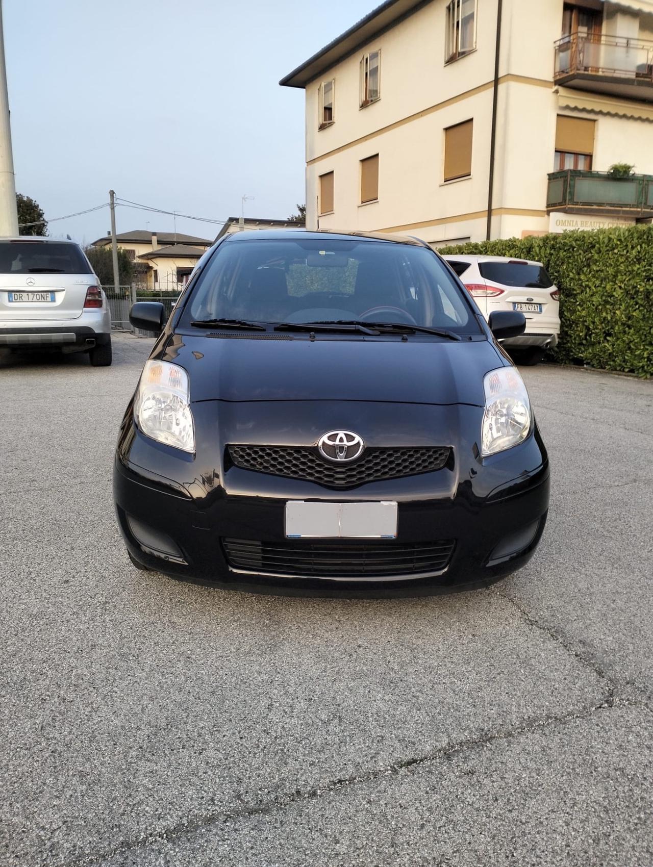Toyota Yaris 1.0 5 porte Sol