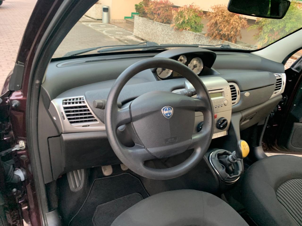 Lancia Ypsilon 1.2 Platino