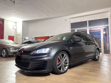 Volkswagen Golf GTD 2.0 TDI 184cv -2015 XENO/18”/AMBIENT LIGHT