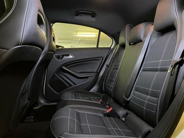 MERCEDES-BENZ A 180 D Sport Auto my16