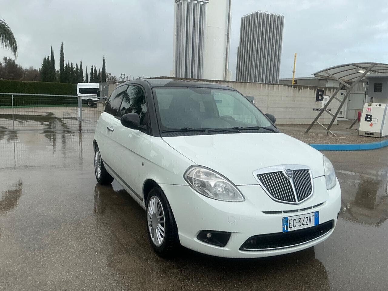 LANCIA YPSILON 1.2 BENZINA -2010