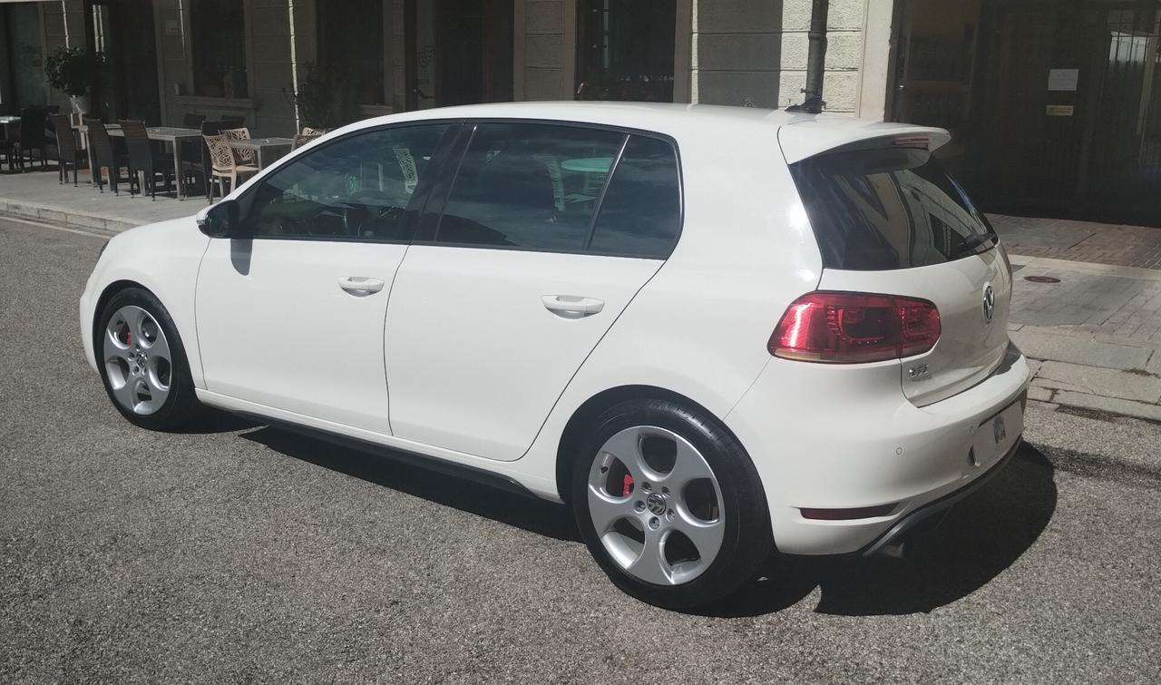Volkswagen Golf GTI 2.0 TSI DSG 5p.