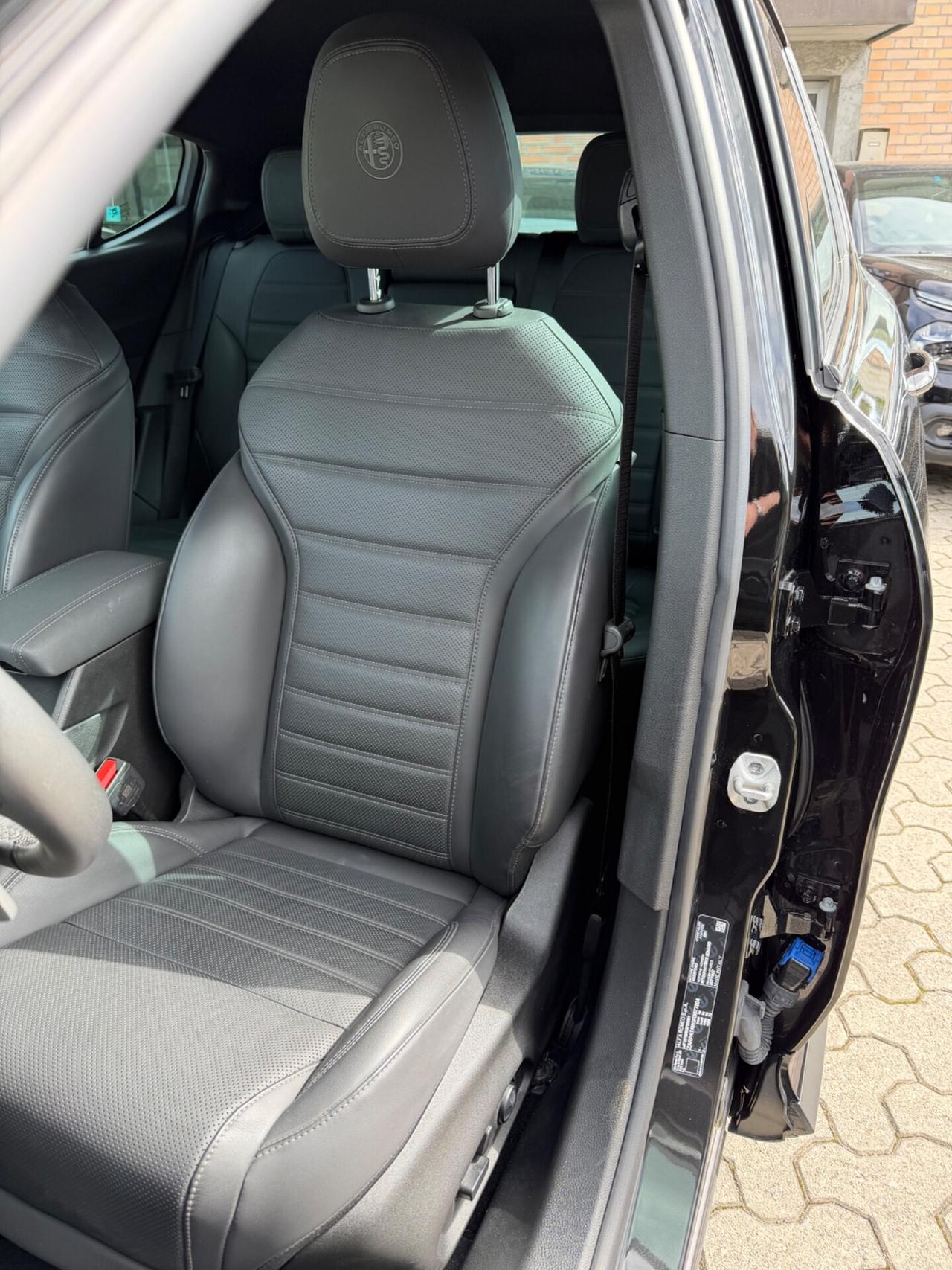 Alfa Romeo Tonale 1.3 280 CV PHEV AT6 Q4 Veloce