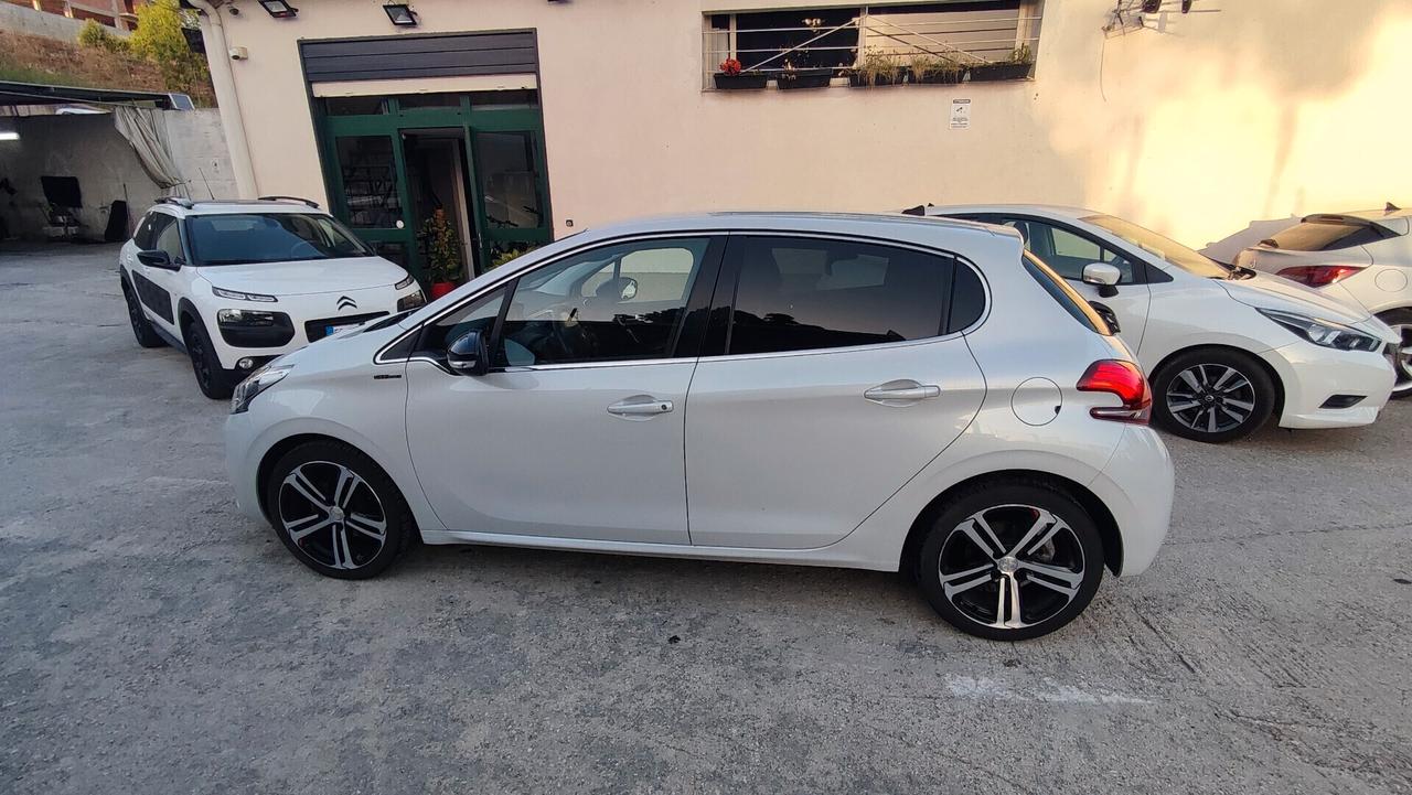 Peugeot 208 BlueHDi 100 5 porte GT Line