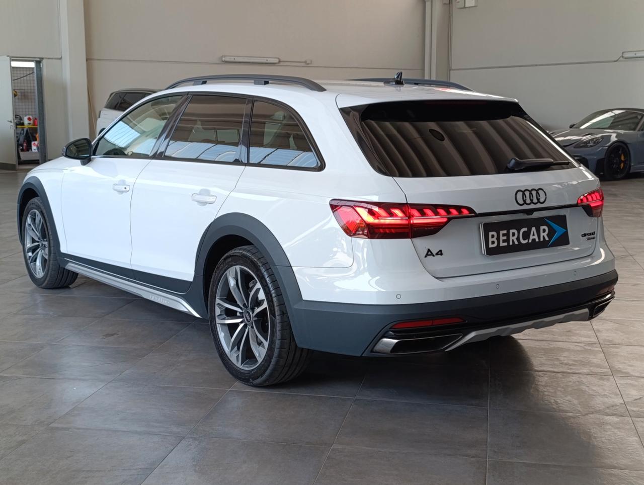 Audi A4 Allroad 40 2.0 tdi mhev Identity Contrast quattro 204cv s-tronic