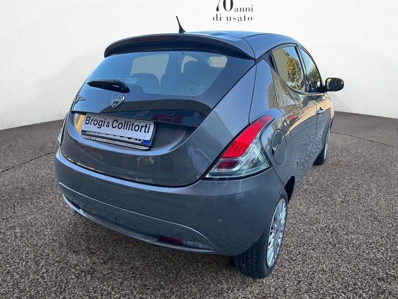 Lancia Ypsilon III 2015 5 Porte 1.2 69cv Silver