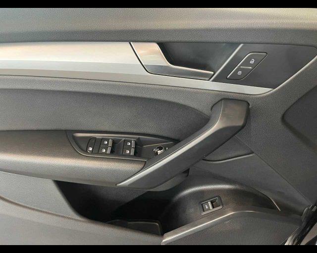 AUDI Q5 35 TDI S tronic Business Advanced