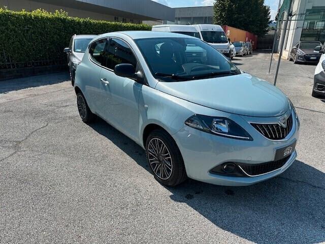 Lancia Ypsilon Hybrid 1.0 70 CV
