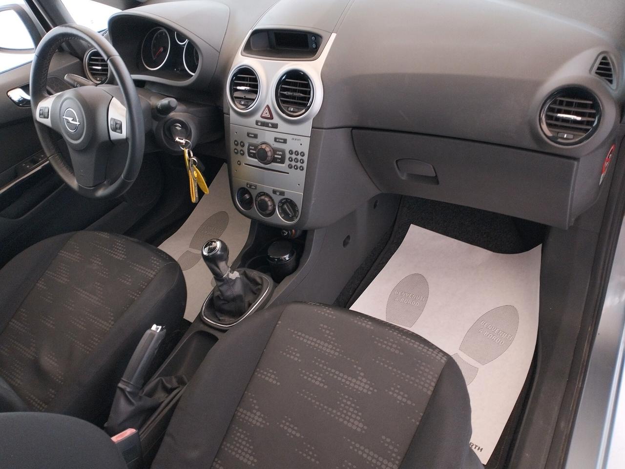 Opel Corsa 1.2 5p - NEOPATENTATI