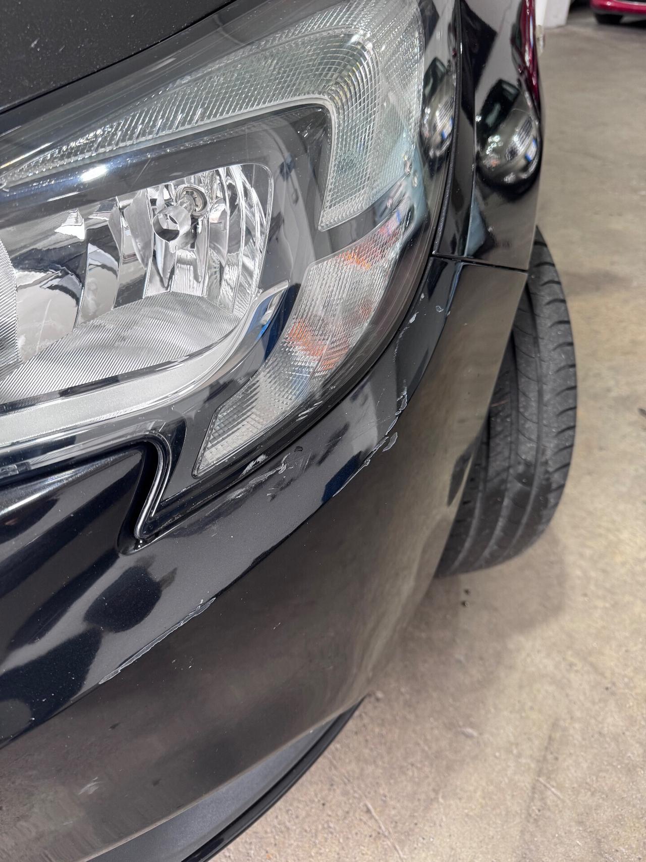 Opel Corsa 1.2 5 porte Black Edition