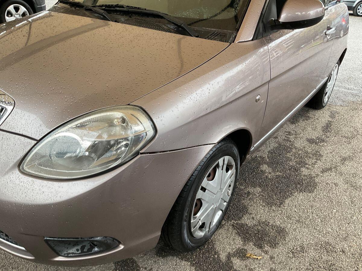 Lancia Ypsilon 1.3 MJT 75 CV Diva