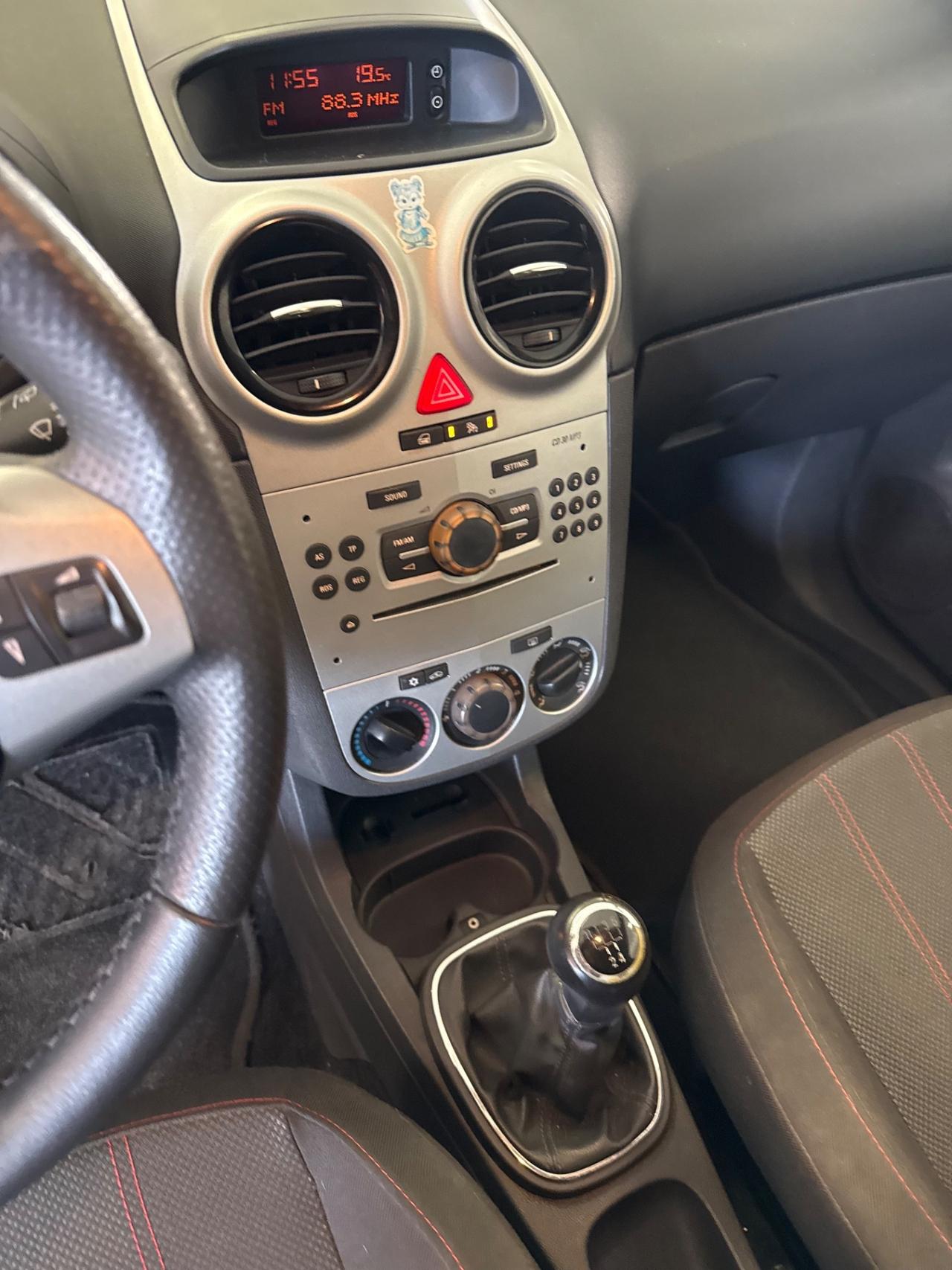 Opel Corsa 1.2 3 porte Sport