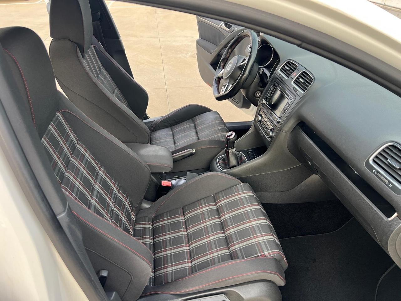 Volkswagen Golf GTI 2.0 TSI 5p.