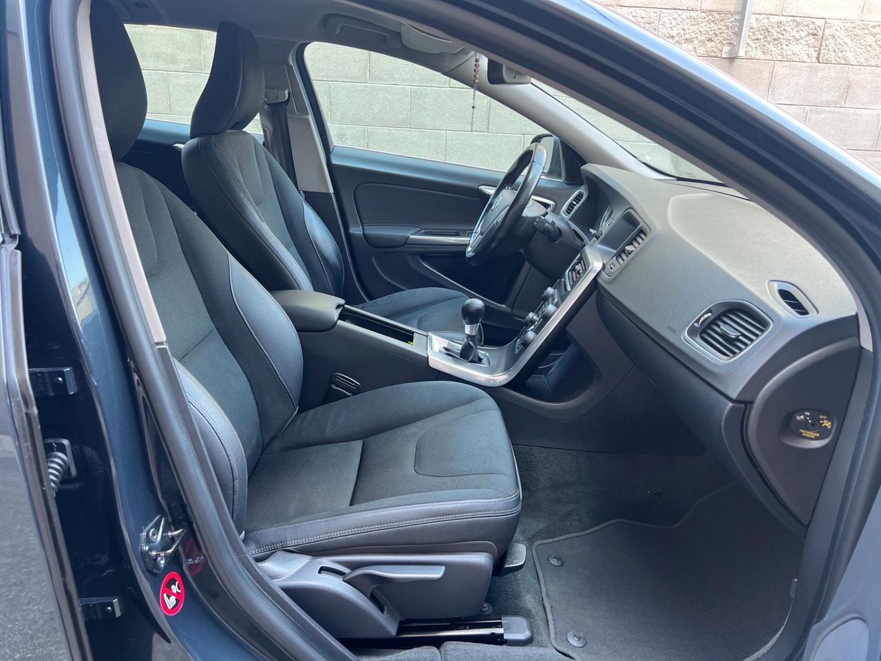 Volvo V60 1.6 d2 115cv Business TELPDC/CLIMA