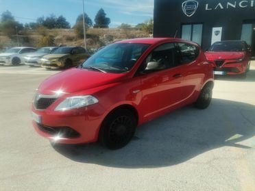 Lancia Ypsilon 1.0 FireFly 5 porte S&S Hybrid Ecochic Silver