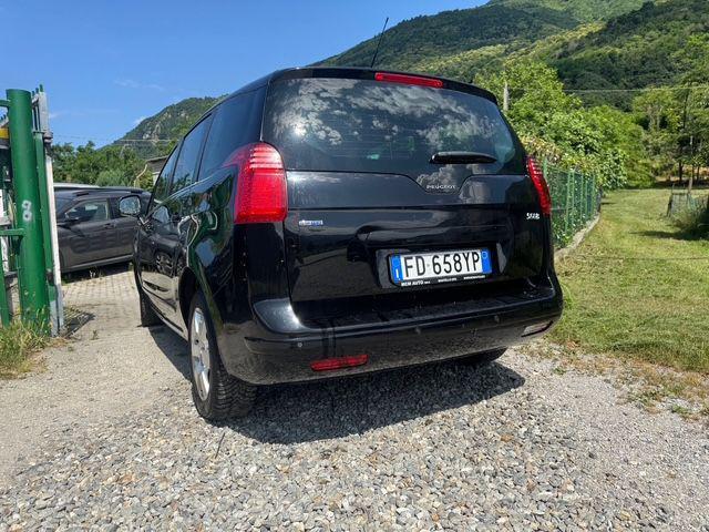 PEUGEOT 5008 BlueHDi 120 CV AUTOMATICA