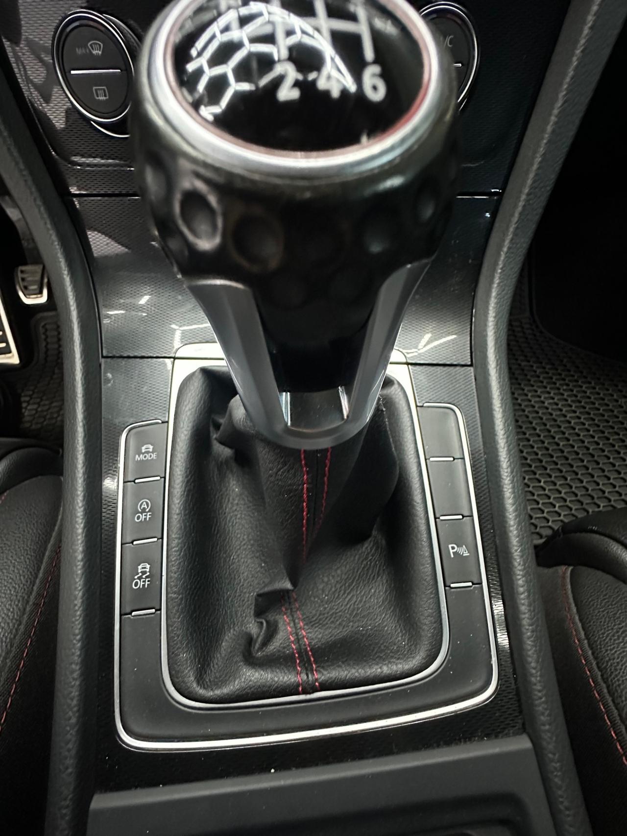 Volkswagen Golf GTI Performance 2.0 TSI 230 cv 3p