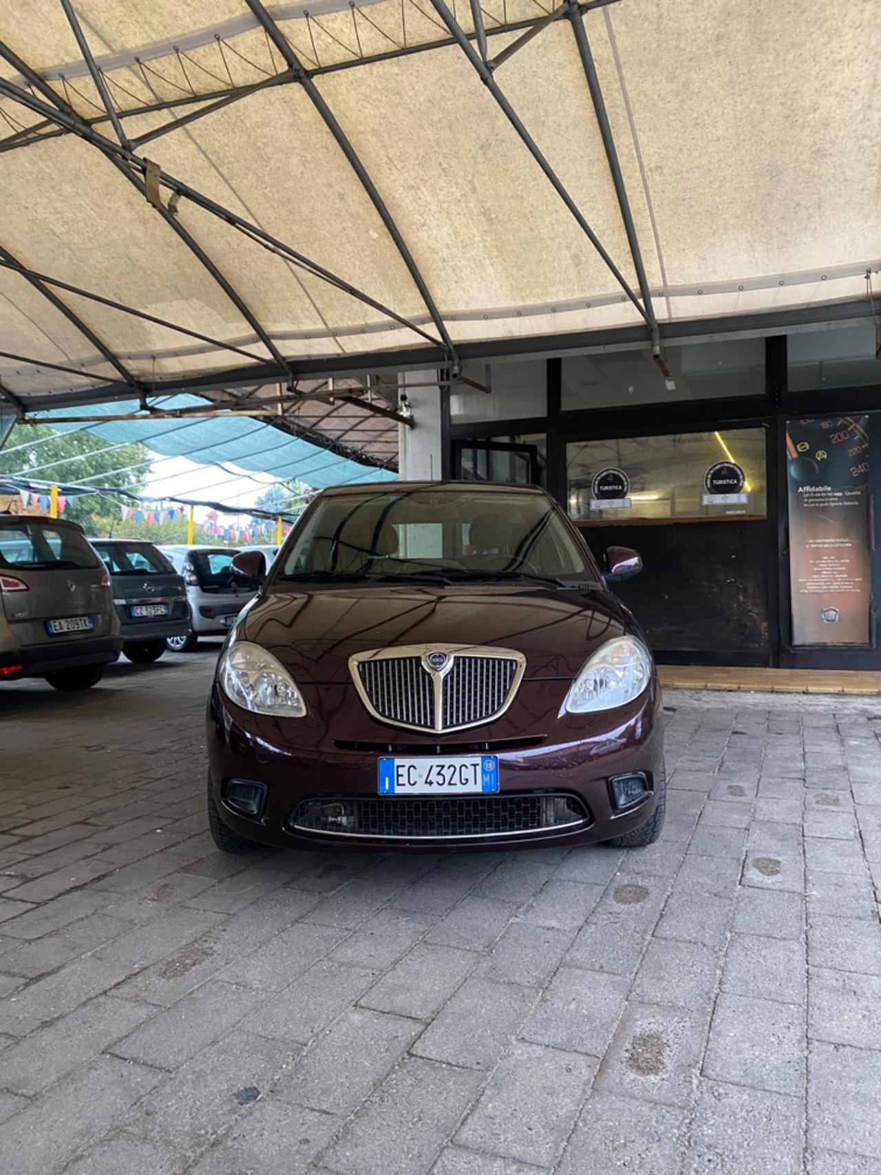 Lancia Ypsilon 1.2 Versus