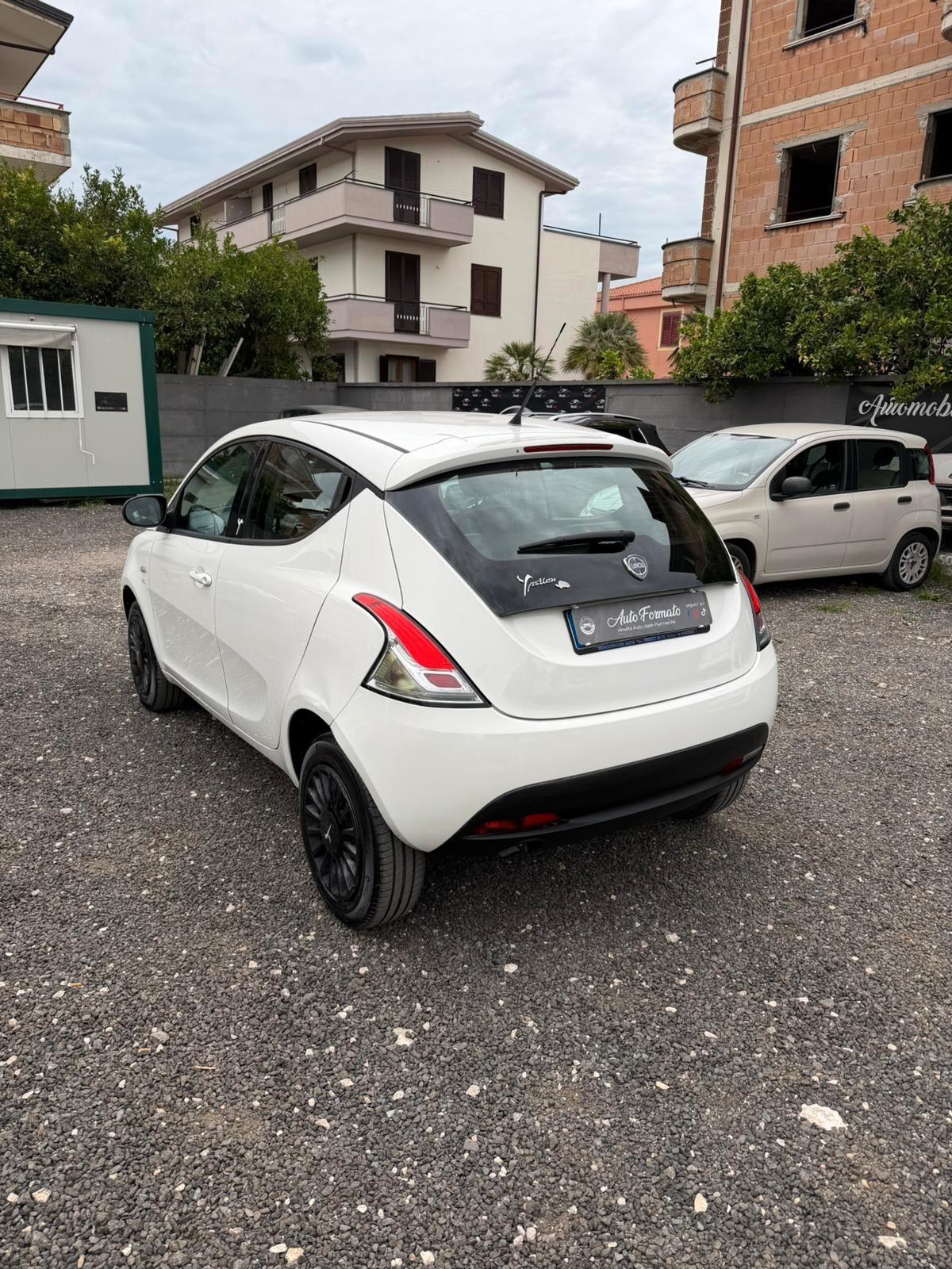 Lancia Ypsilon 0.9 TwinAir 85 CV 5 porte Metano Ecochic Gold