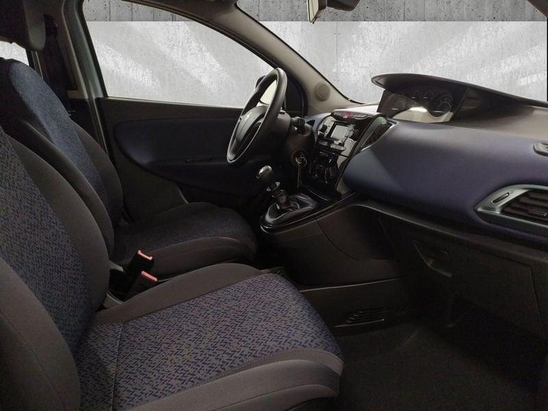 Lancia Ypsilon 1.0 firefly hybrid Silver Plus s&s 70cv