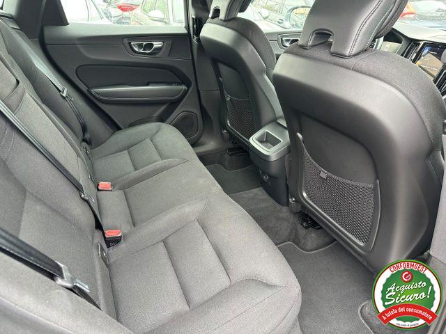 VOLVO XC60 B4 (d) AWD Geartronic Momentum