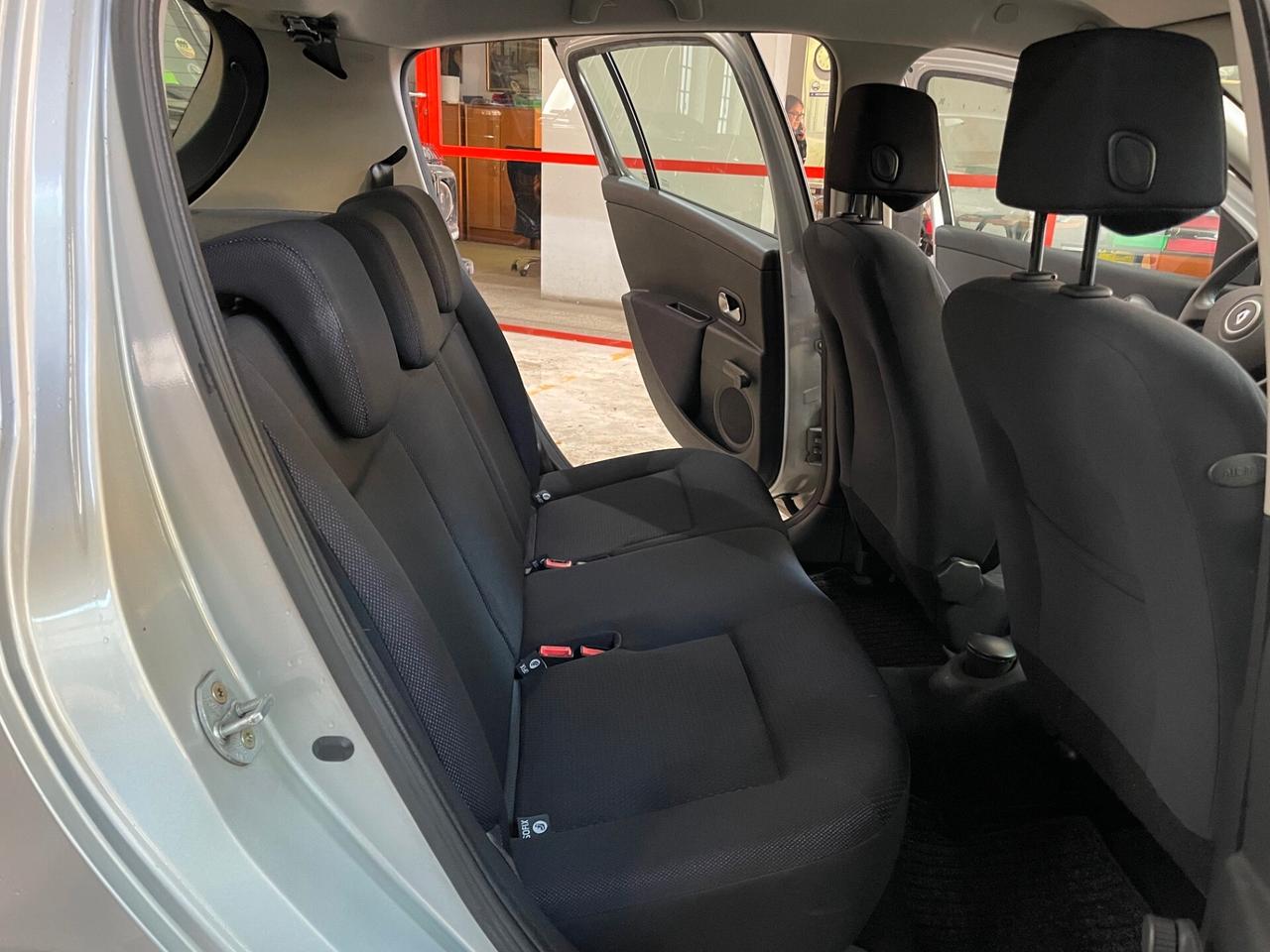 Renault Clio 1.4 16V 5 porte Confort 95.000KM!!!