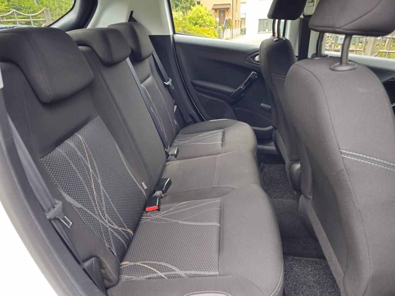 Peugeot 208 1.2 benzina