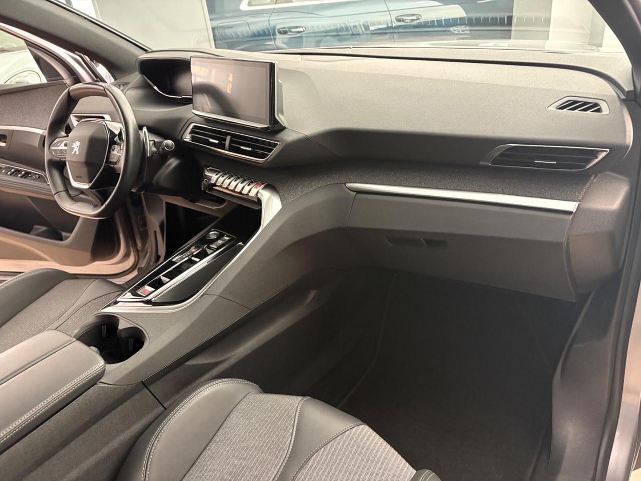 Peugeot 3008 BlueHDi 130cv EAT8 ALLURE