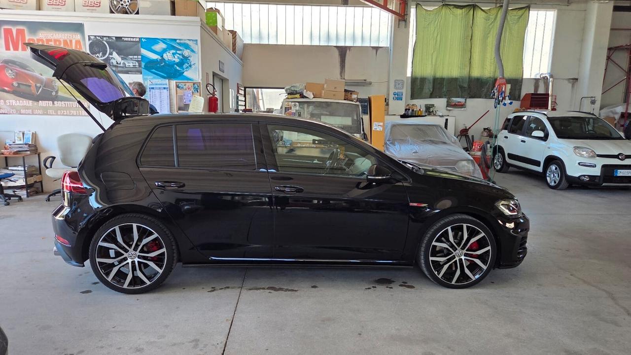 Volkswagen Golf GTI Golf 2.0 TSI GTI DSG