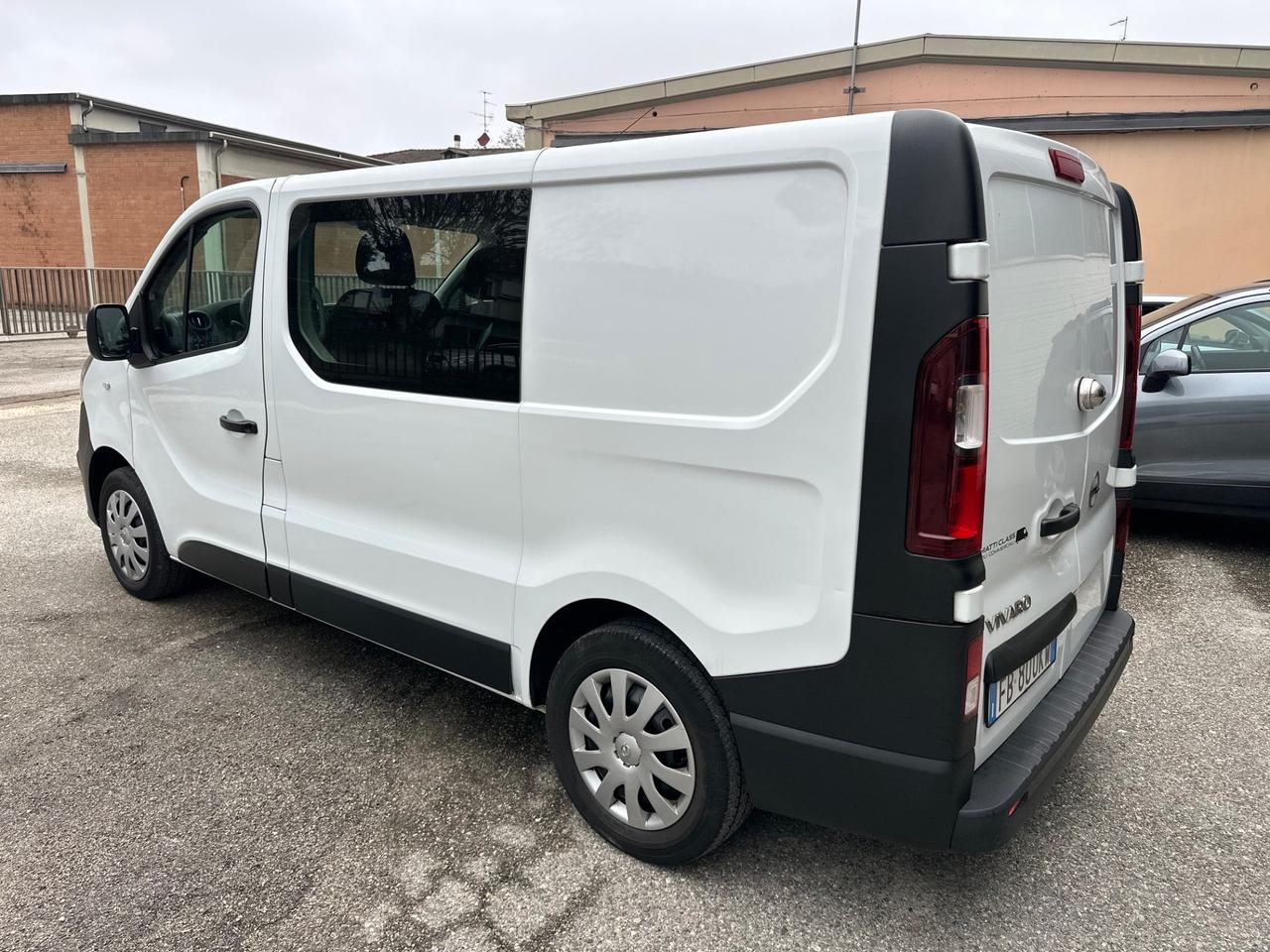 Renault Trafic 6 posti Autocarto Poss Finanziamento