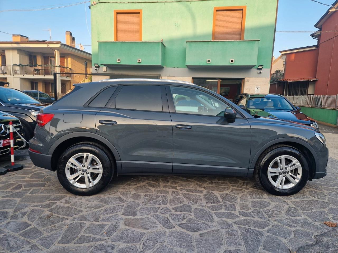 Audi Q3 35 TDI S tronic Business