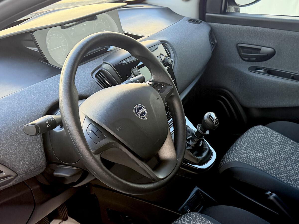Lancia Ypsilon 1.0 FireFly 5 porte S&S Hybrid Silver Plus