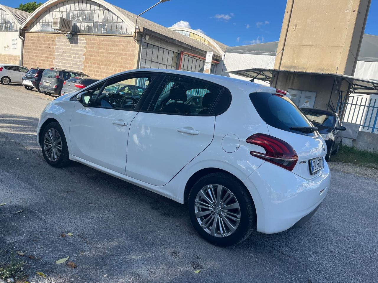 Peugeot 208 PureTech 82CV 5 porte Allure 2016