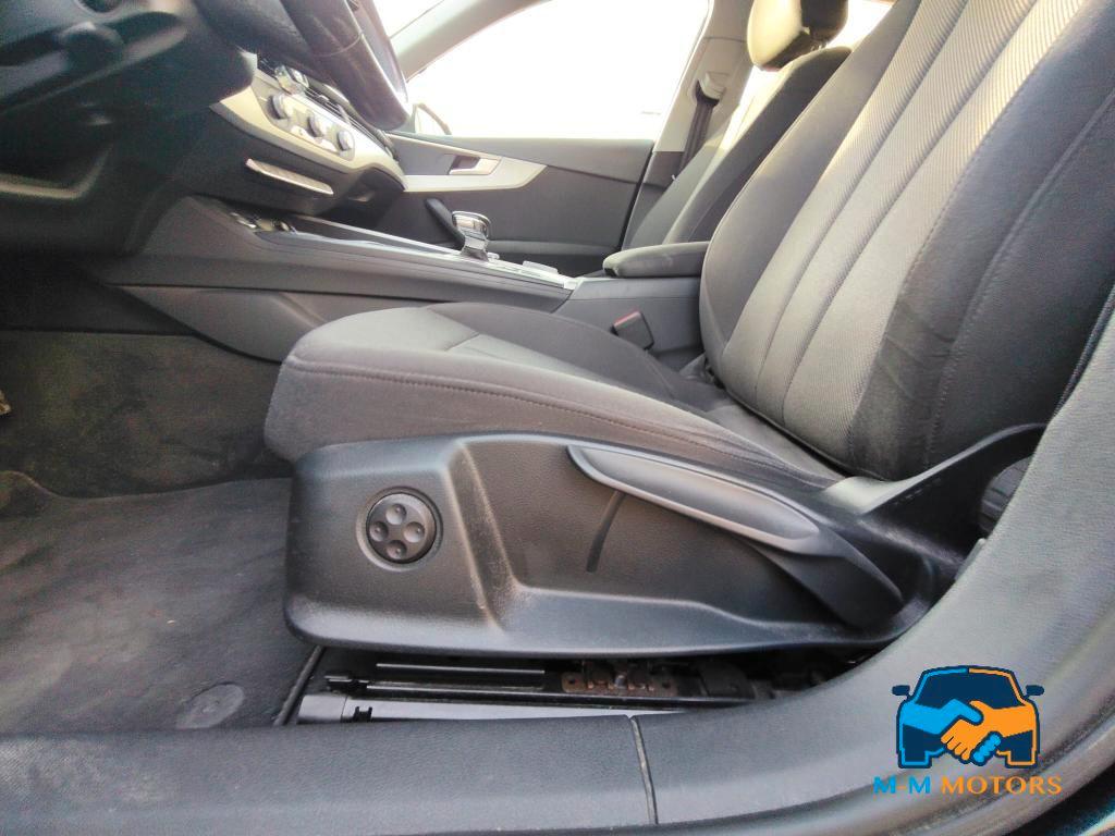 Audi A4 Berlina A4 35 2.0 tfsi mhev Business 150cv s-tronic